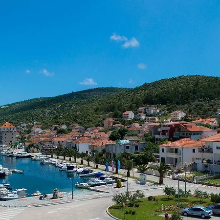 Cruiser مارينا